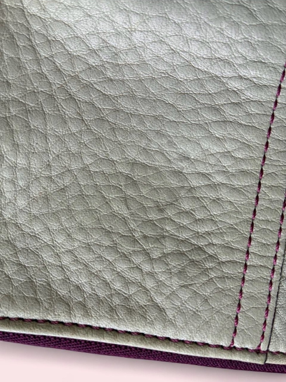 Vintage Coach Cream Leather Wristlet with purple Stitching, Lining and Zip - Picture 3 of 5